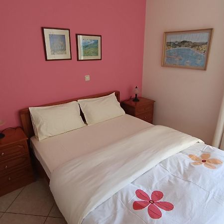 Thalia Apartment In Kalamata, 15' Walk From The City Center And The Beach Zewnętrze zdjęcie