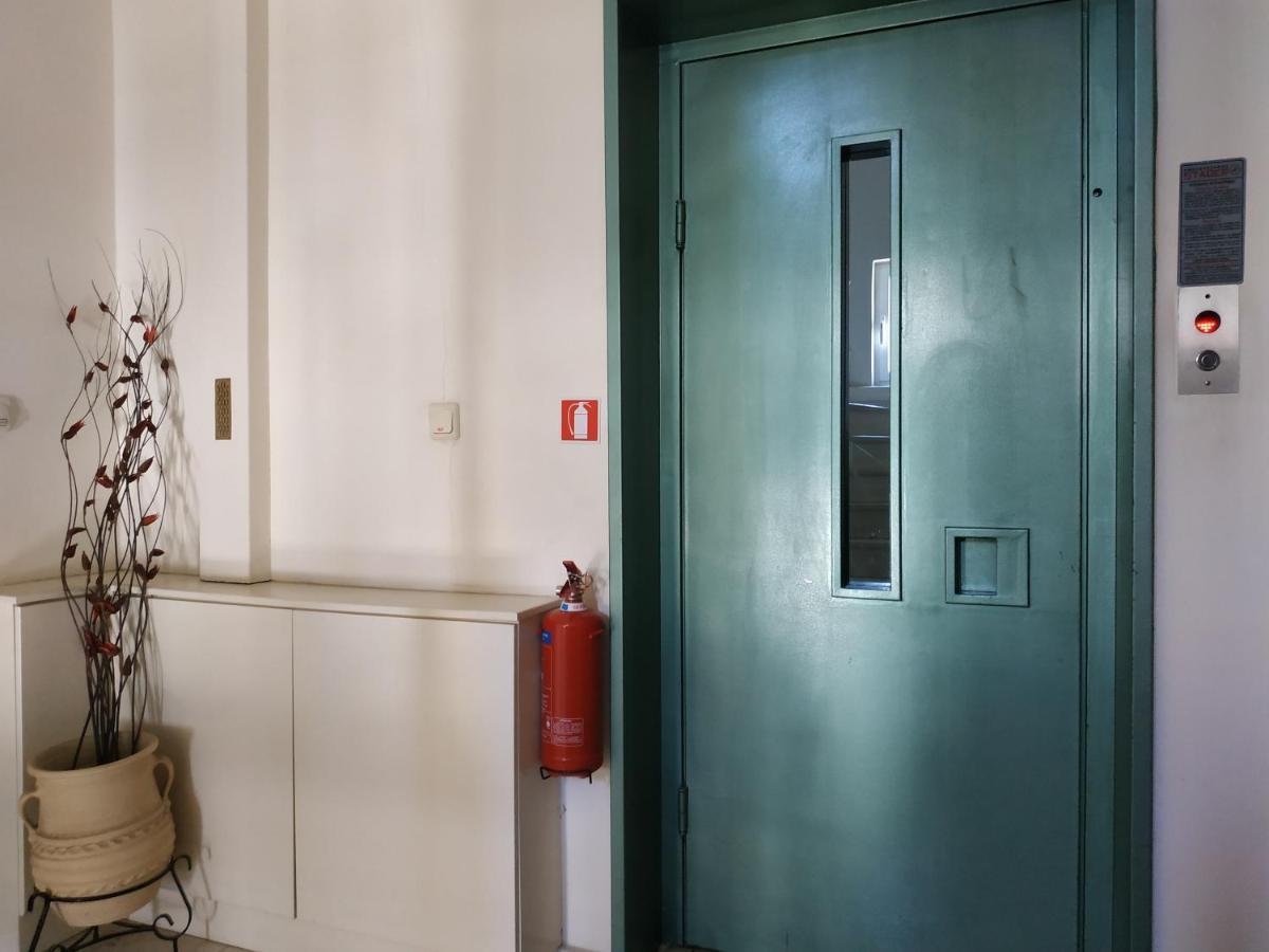 Thalia Apartment In Kalamata, 15' Walk From The City Center And The Beach Zewnętrze zdjęcie