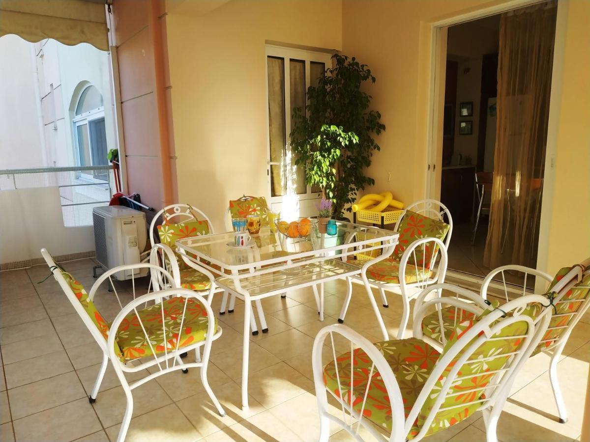 Thalia Apartment In Kalamata, 15' Walk From The City Center And The Beach Zewnętrze zdjęcie